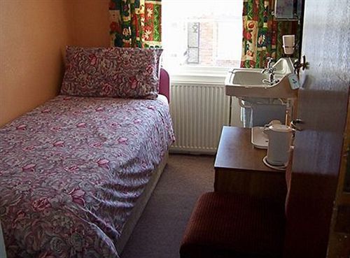 Olivers Guest House Уеймут Екстериор снимка