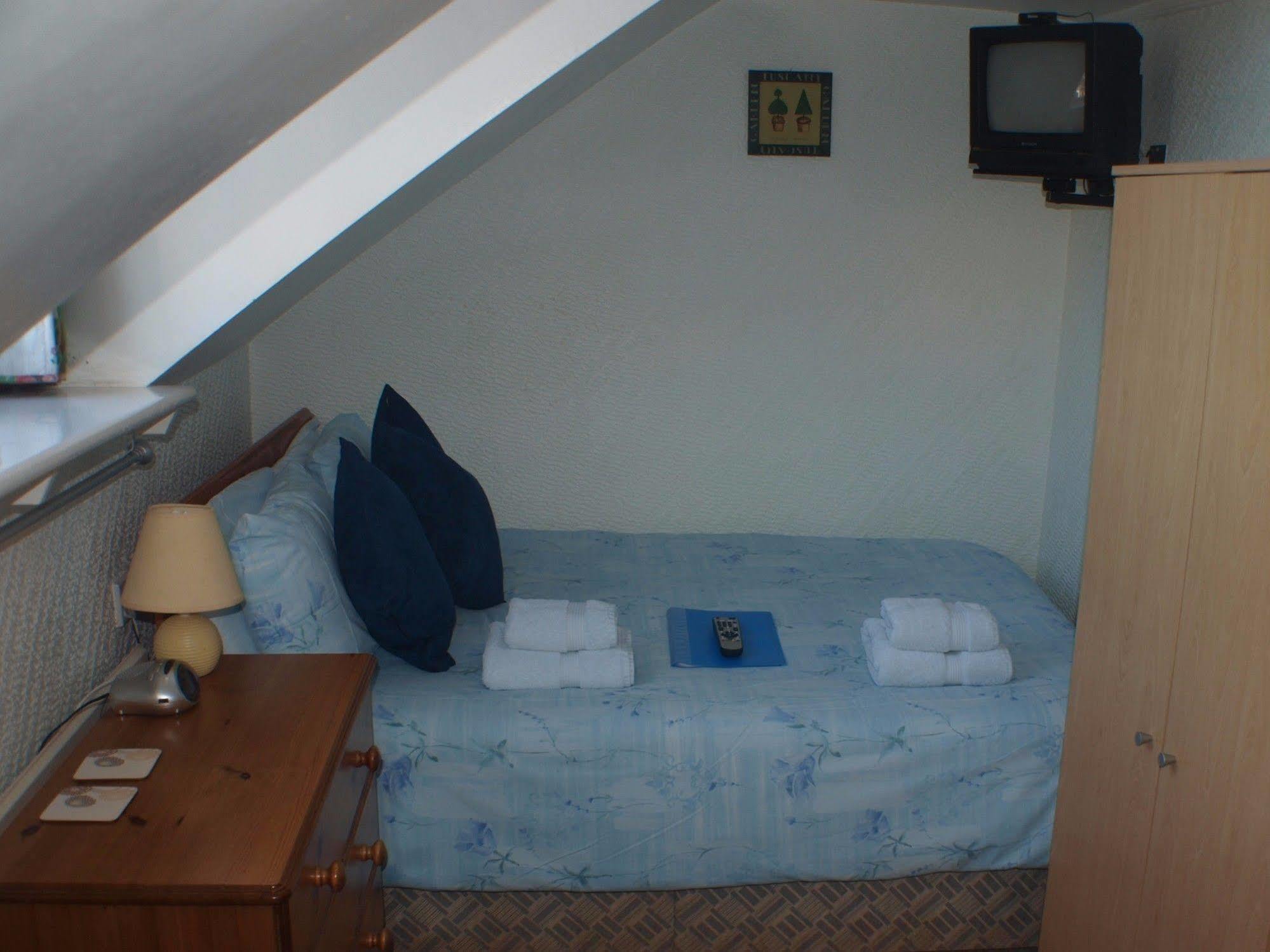 Olivers Guest House Уеймут Екстериор снимка