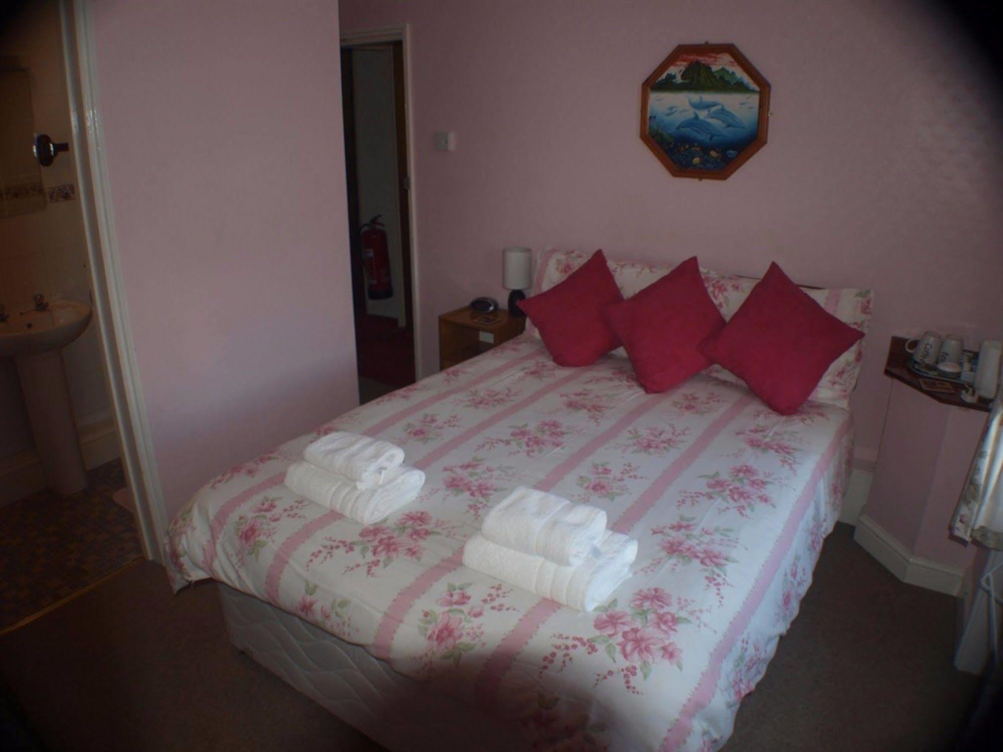 Olivers Guest House Уеймут Екстериор снимка