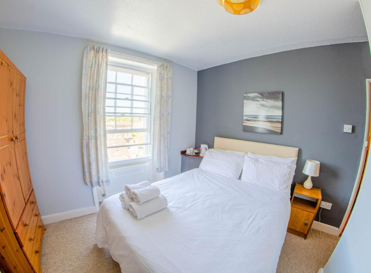Olivers Guest House Уеймут Екстериор снимка